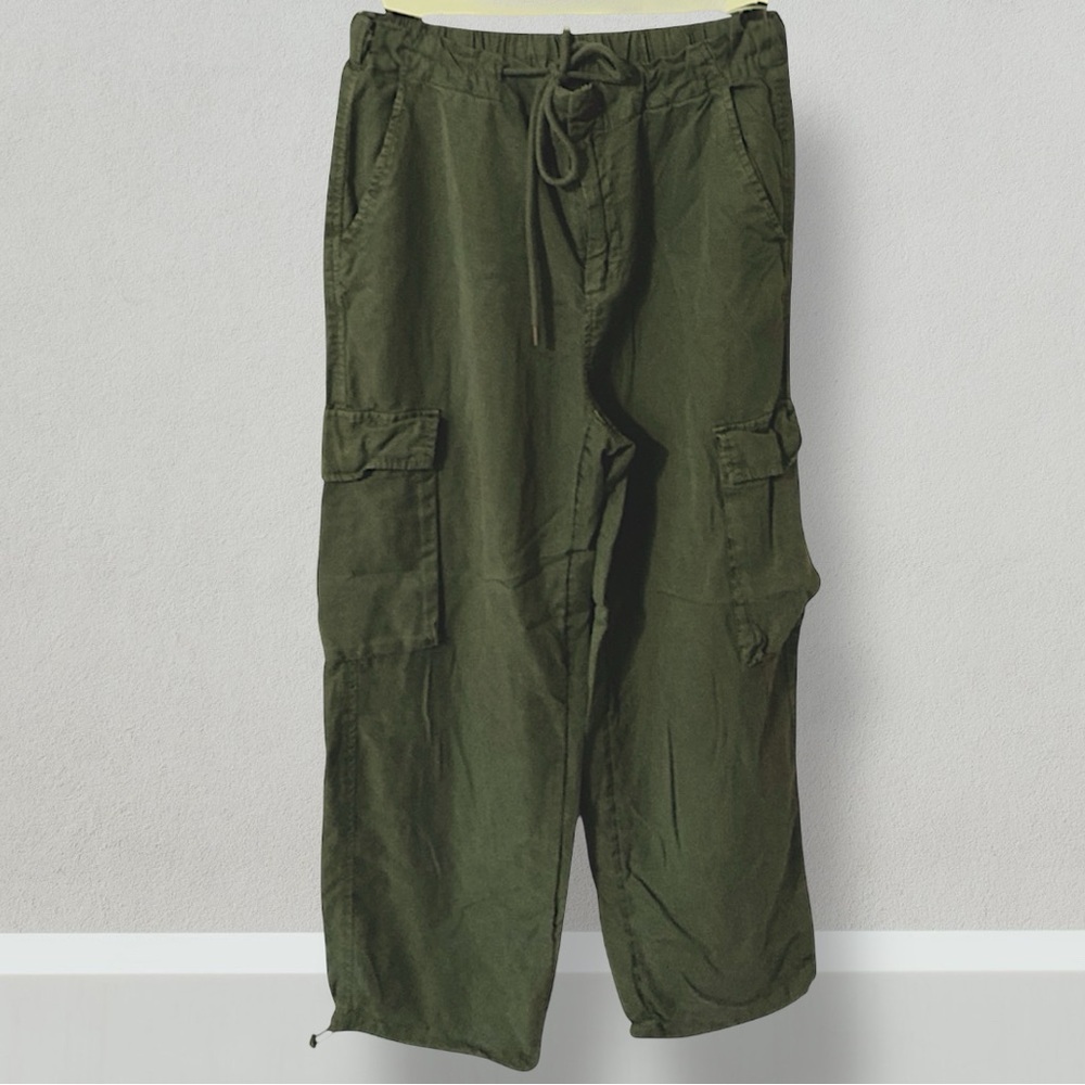 🌺UNIVERSAL THREAD ARMY GREEN CROP CARGO PANTS